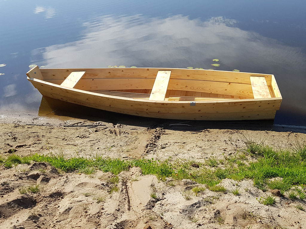 Drewniane łodzie wisołowe rybackie